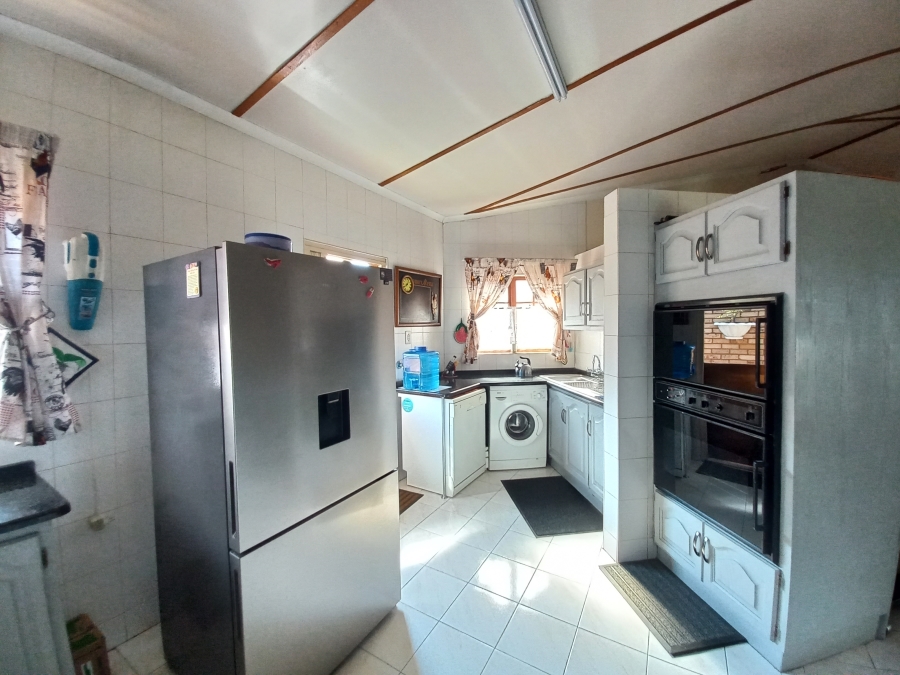 4 Bedroom Property for Sale in Safari Gardens North West